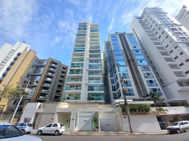 Apartamento com terraço e pertinho do Marista