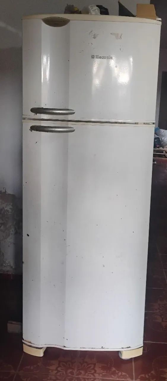 Geladeira Electrolux-Para retirada de peças - Foto 2