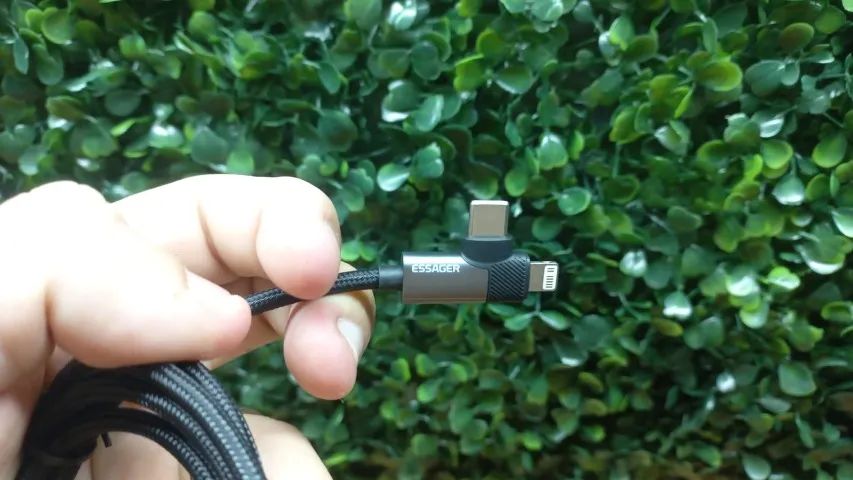 Cabo Essager 2 em 1 Ângulo Reto - Type-C e Lightning, Durável e Versátil, Entrega Grátis! - Foto 2