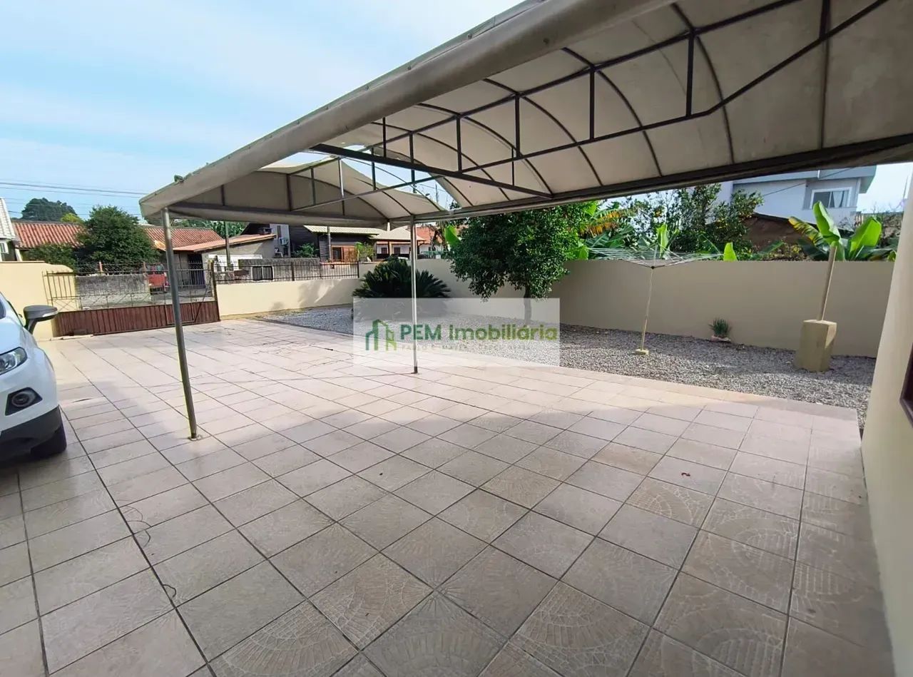 Imóvel para venda possui 200 metros quadrados com 4 quartos em Centro - Capivari de Baixo  - Foto 2