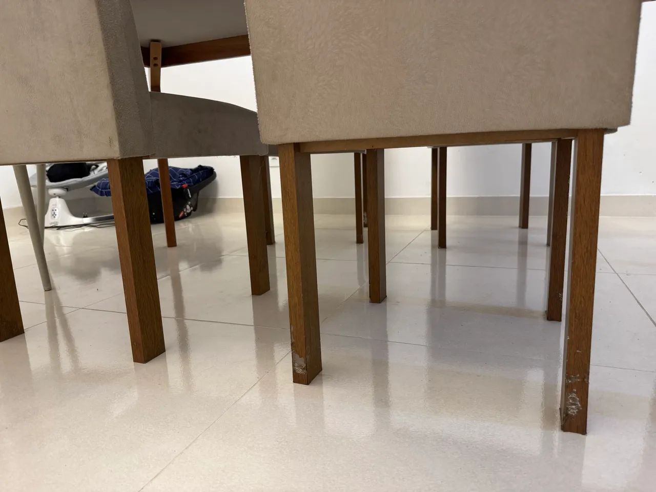 MESA COM 4 CADEIRAS - Foto 4