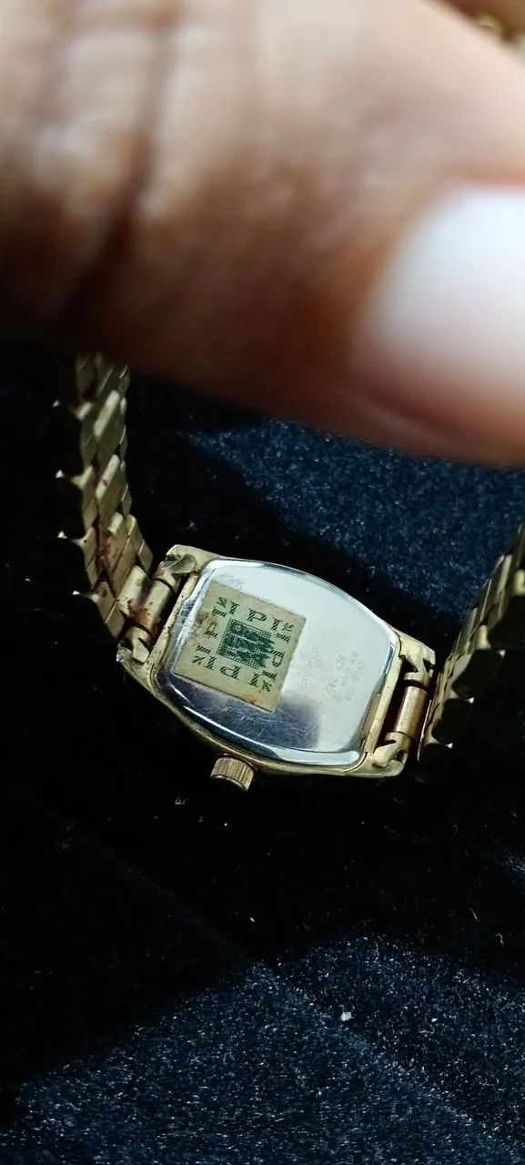 Relógio feminino dourado  - Foto 3