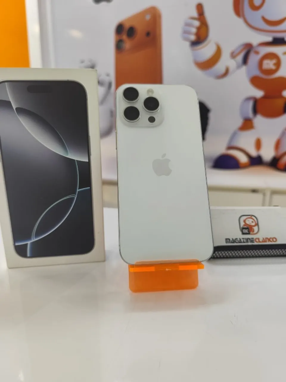 IPHONE 16 PRO MAX 256GB Desert 93% Bateria - Celulares e