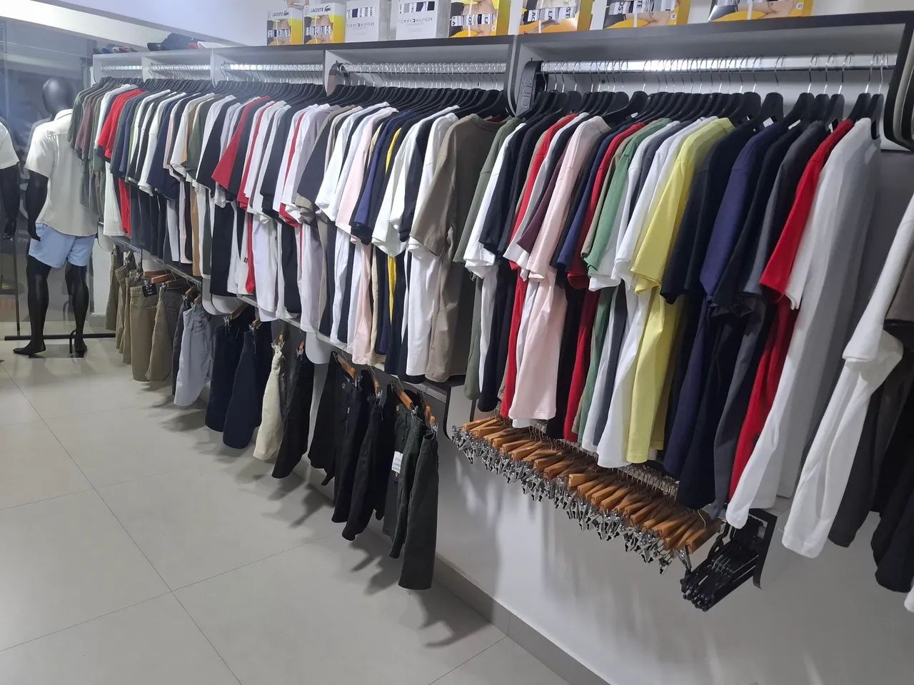 ARARAS DE ROUPAS PARA LOJA EM DF - Foto 5