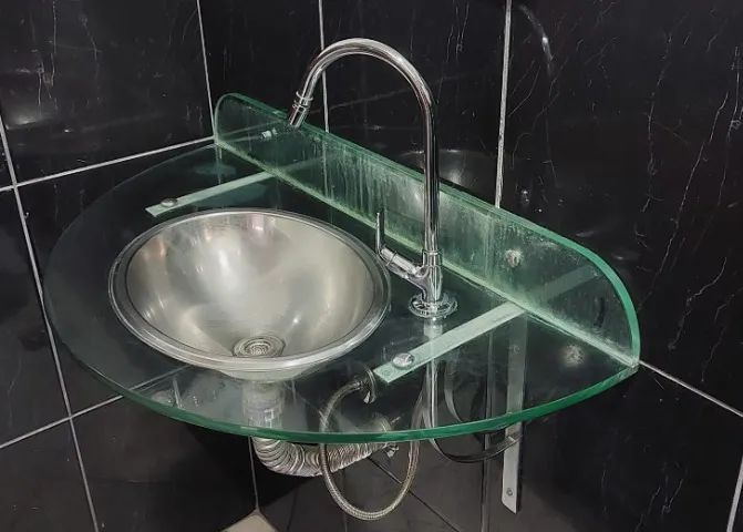 Pia de Vidro