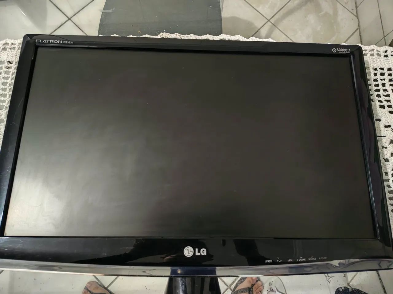 Monitor LG W2353V 23" Full HD - bom estado