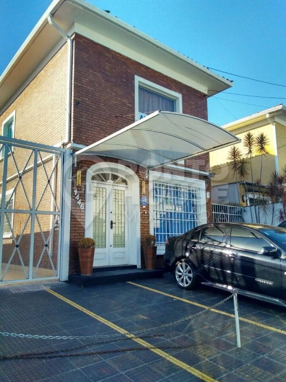 Sobrado de 180m² de 6 dormitórios, 4 vagas para locação em Moema