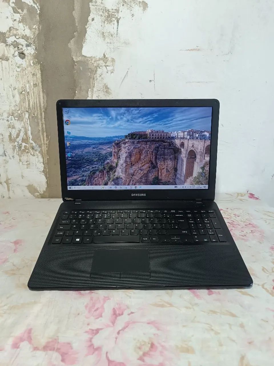 NOTEBOOK SAMSUNG DDR4 I3 6 GERAÇÃO 4GB SSD ACEITO CARTÃO DO GARANTIA 640$