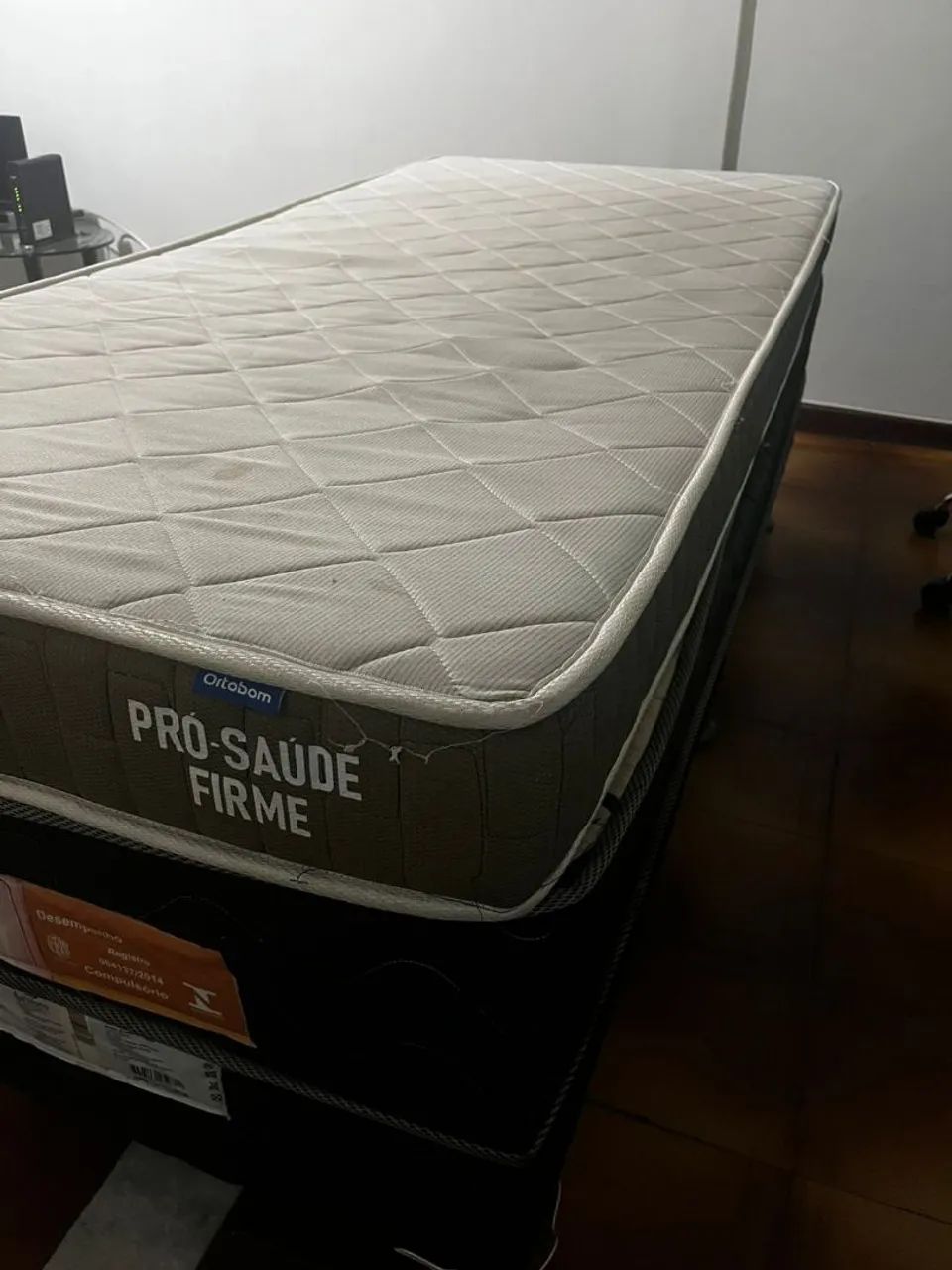 Cama box de solteiro (base + Colchão Ortobom)