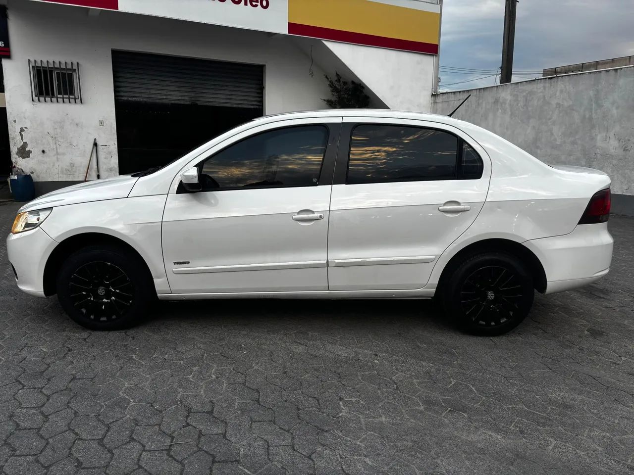 Volkswagen Voyage VOYAGE TREND 1.6 Mi Total Flex 8V 4p 2013