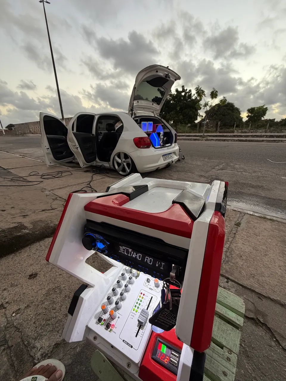 Vendo som automotivo 