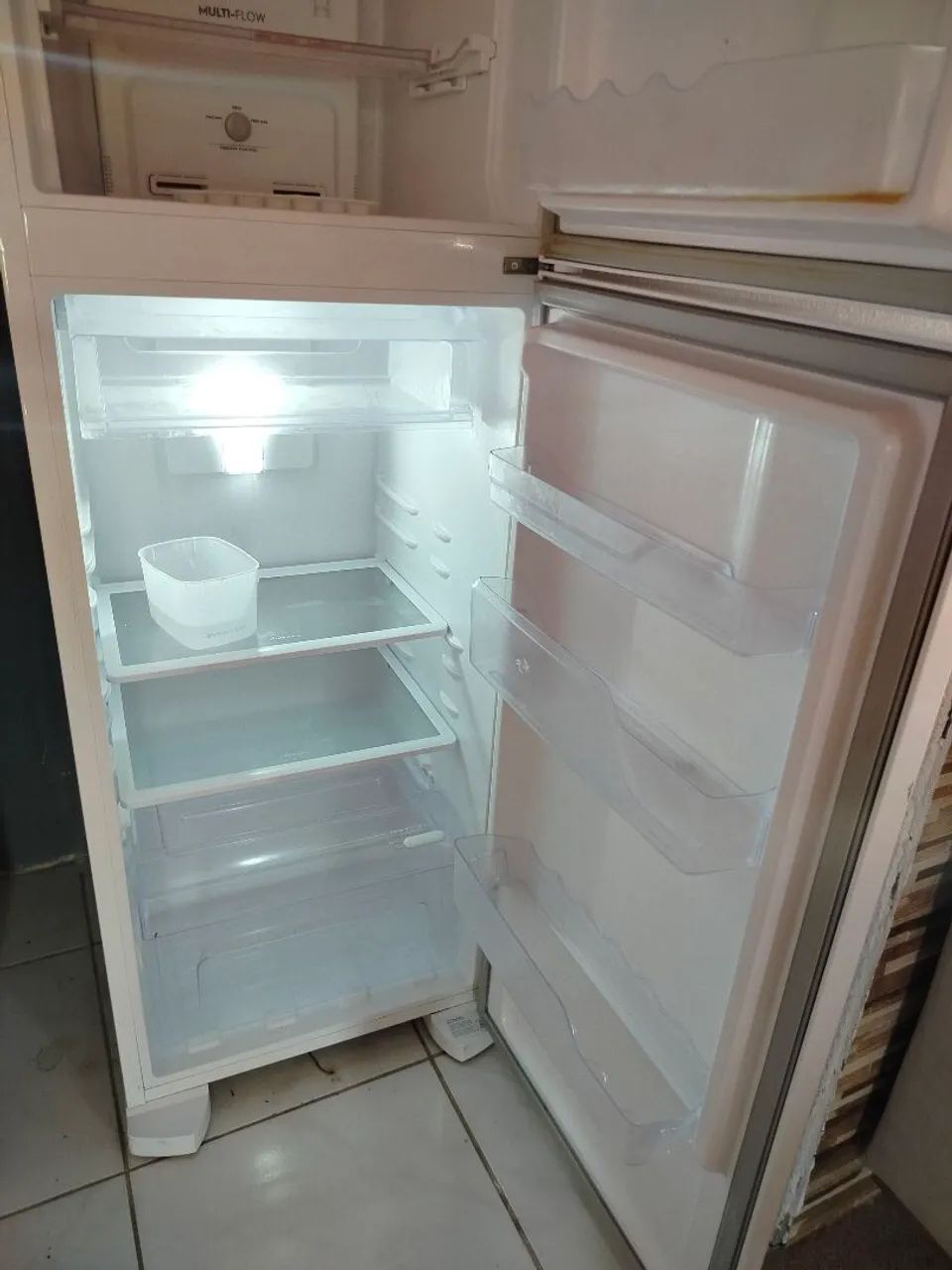 Geladeira semi nova - Foto 3