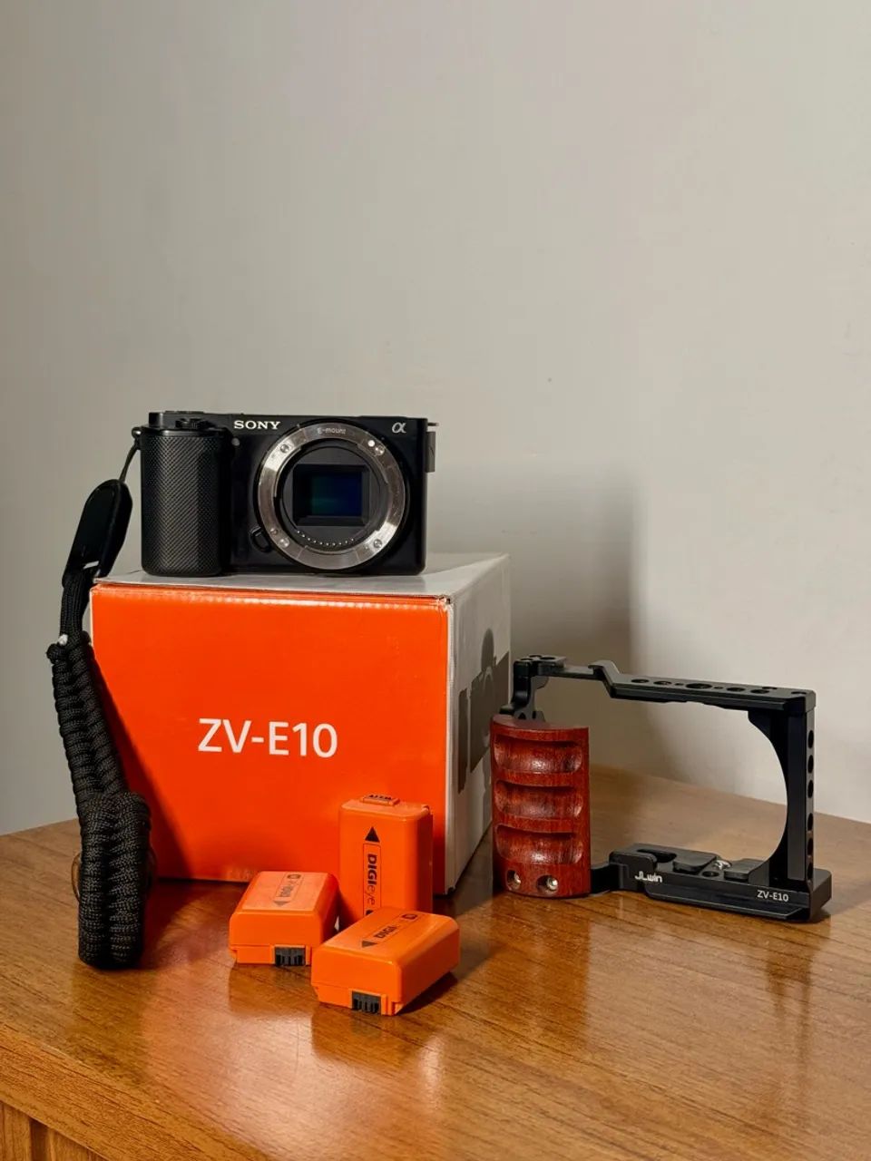 Camera Sony ZV-E10 