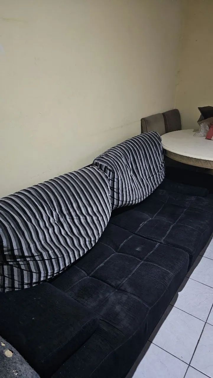 Sofá preto 2 lugares  - Foto 4