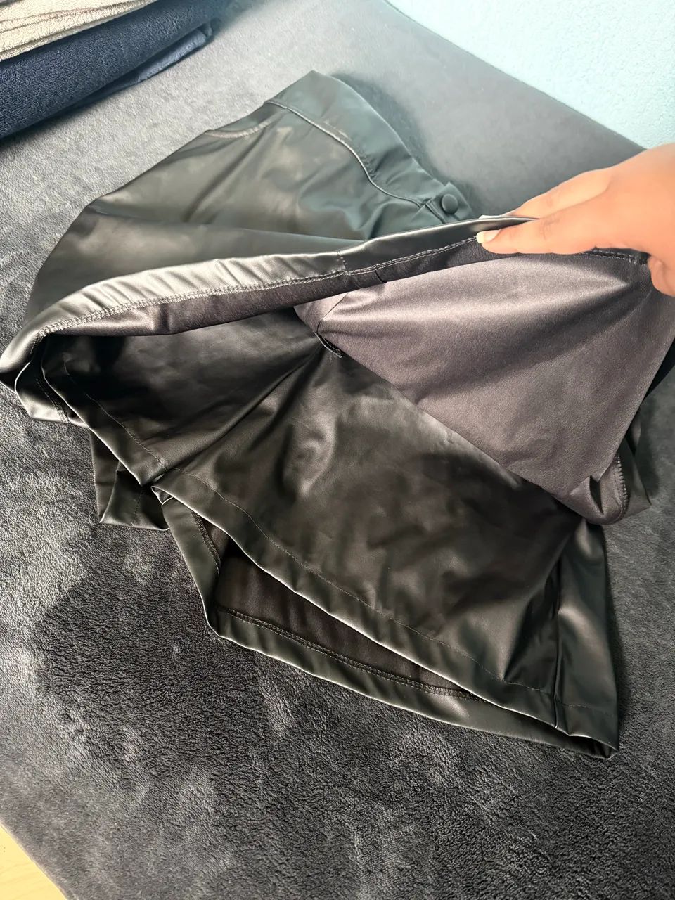 SAIA DE COURO PLUS SIZE COM SHORT PROTETOR CÓS ELASTICO - TAMANHO 52 - Foto 4