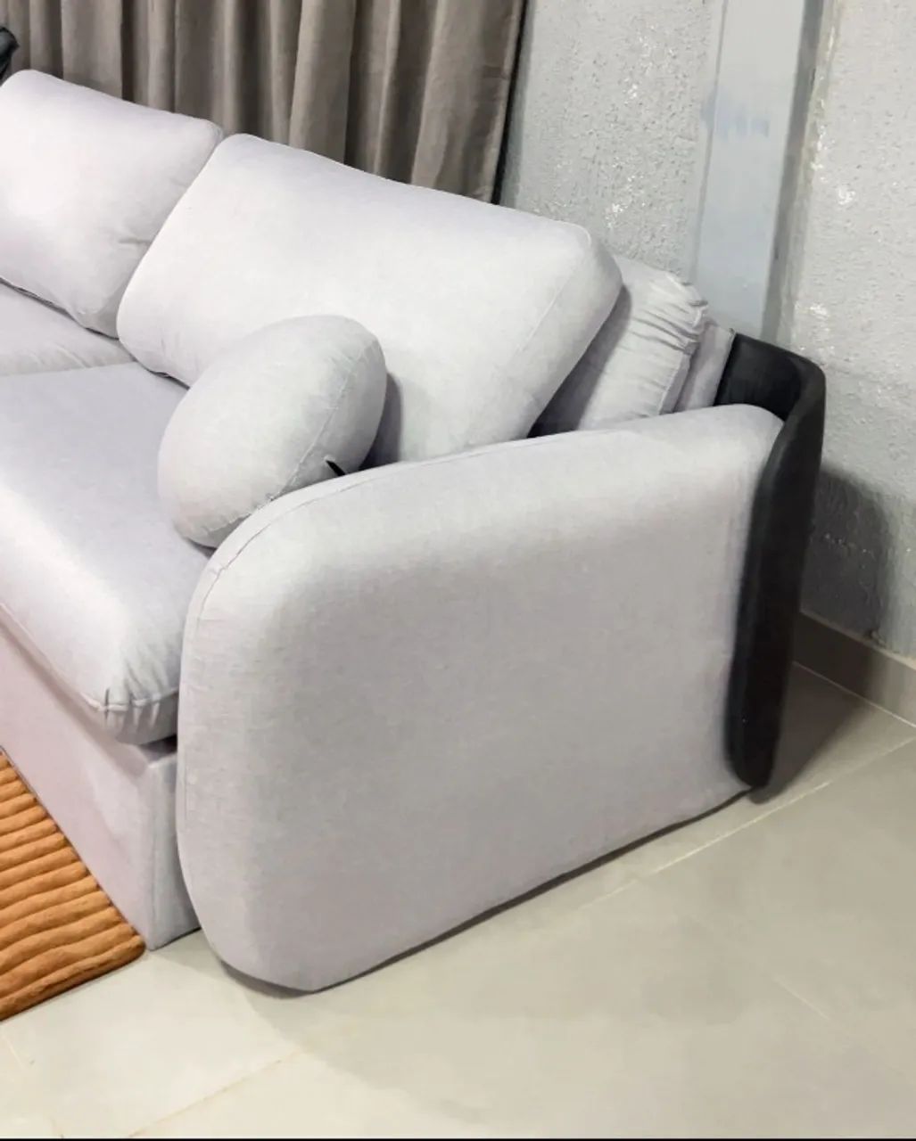 SOFÁ CAMA LARGURA 2,30 NO LINHO COM 4 ALMOFADAS D28 - Foto 3