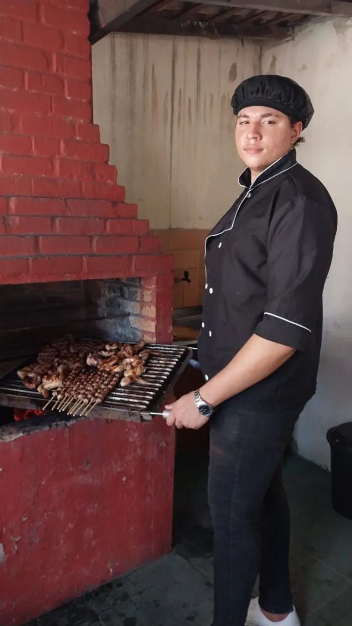 Garçons e  churrasqueiro profissionais.  - Foto 5