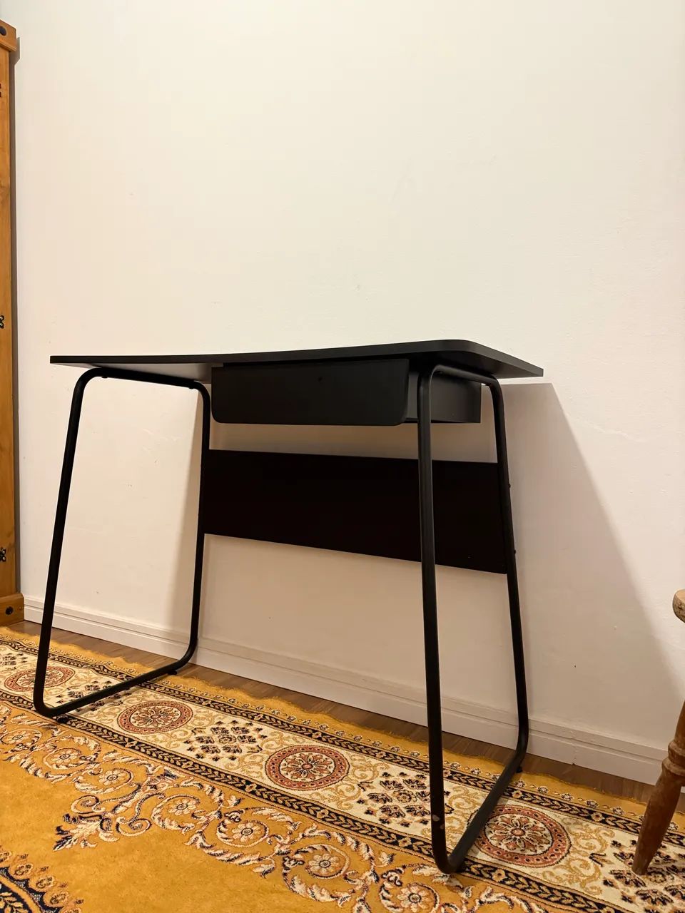 Mesa tok stok preta 