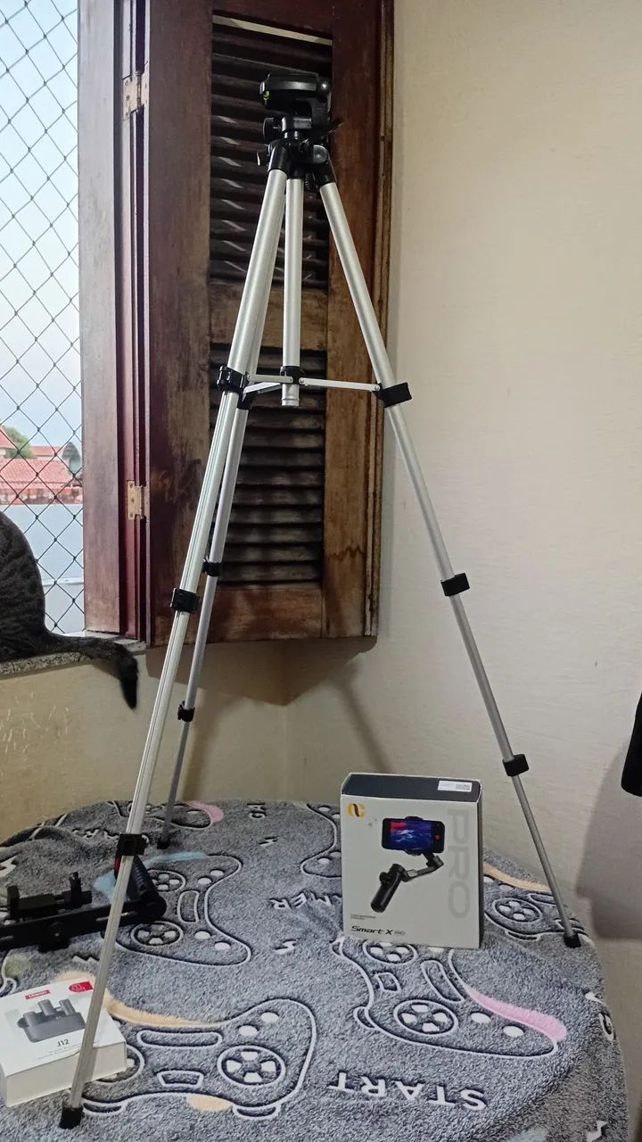 Tripé para câmera e celular  - Foto 3