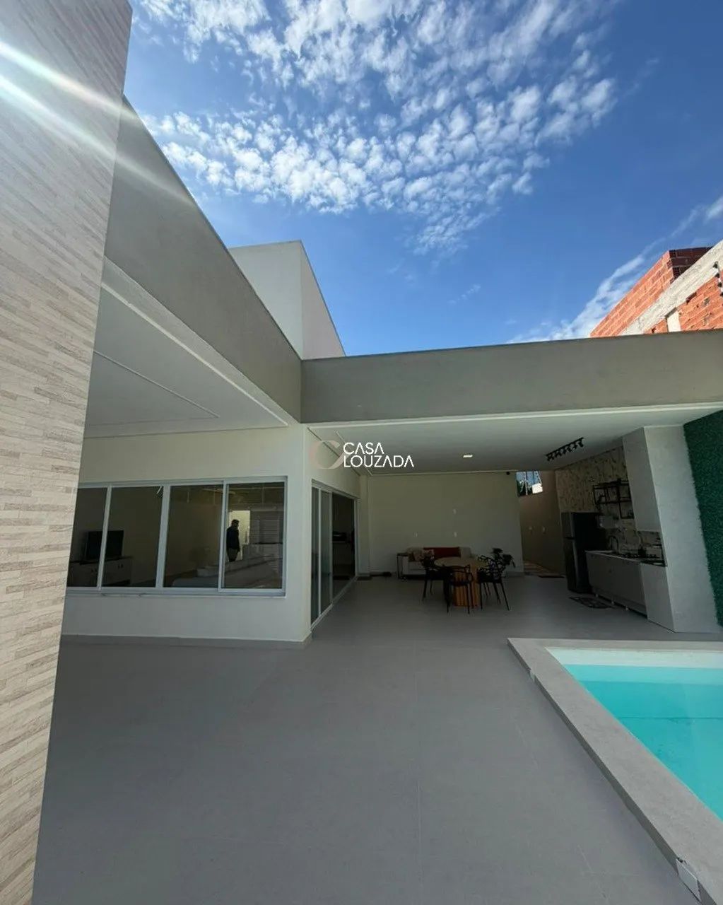 Casa Linear 04 quartos com 01 suíte e lazer privativo em Morada do Sol