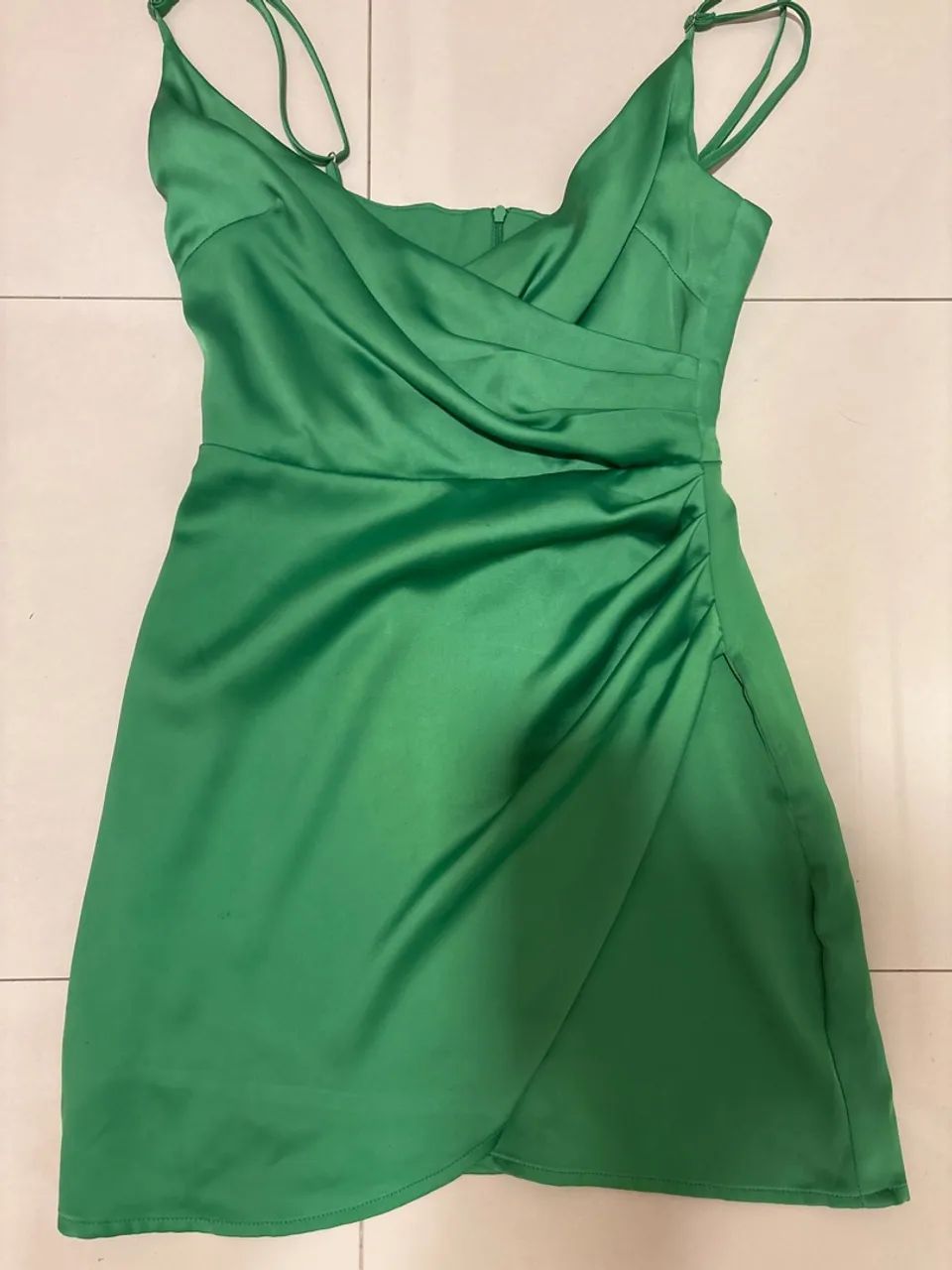 vestido cetim verde 