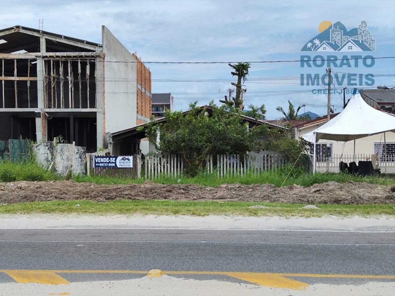 Casa Com Saída para Duas Ruas - Matinhos, PR - Foto 3