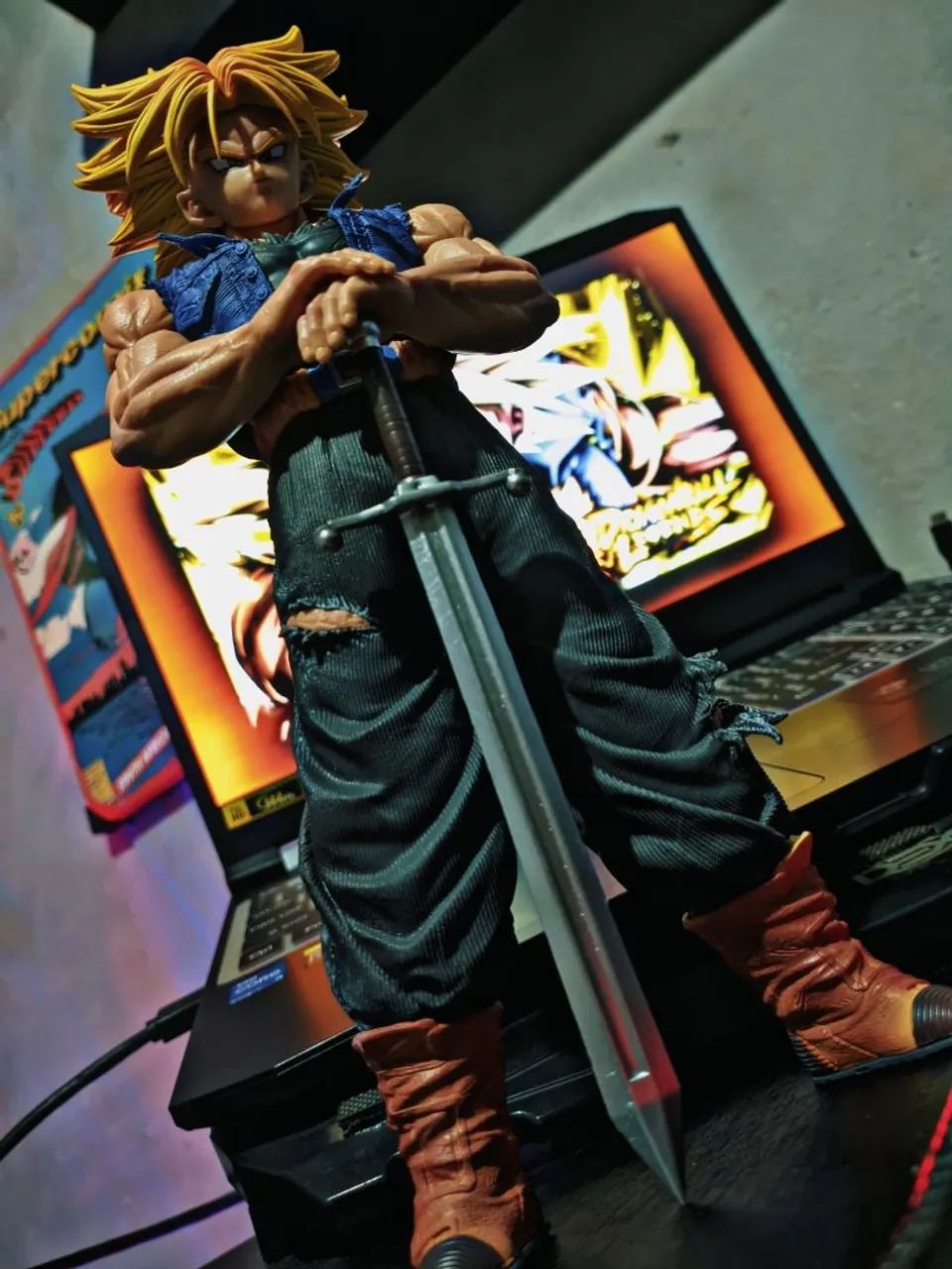 Action Figure Trunks do futuro Dragon Ball Z  - Foto 2