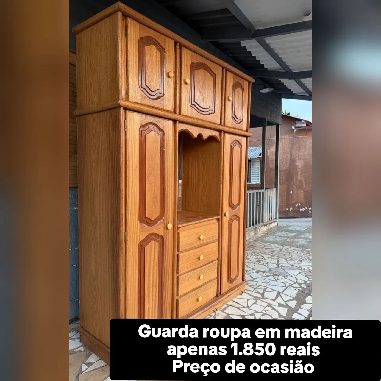 Guarda roupa em madeira 