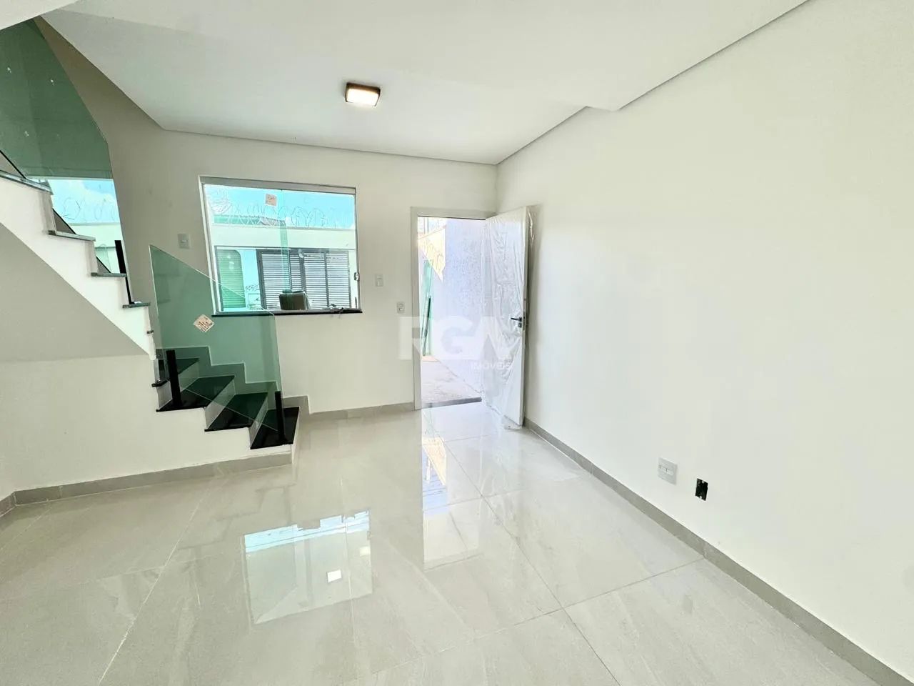 CASA GEMINADA COM 2 QUARTOS (2 SUÍTES) E 1 VAGA  PIRATININGA - Foto 3
