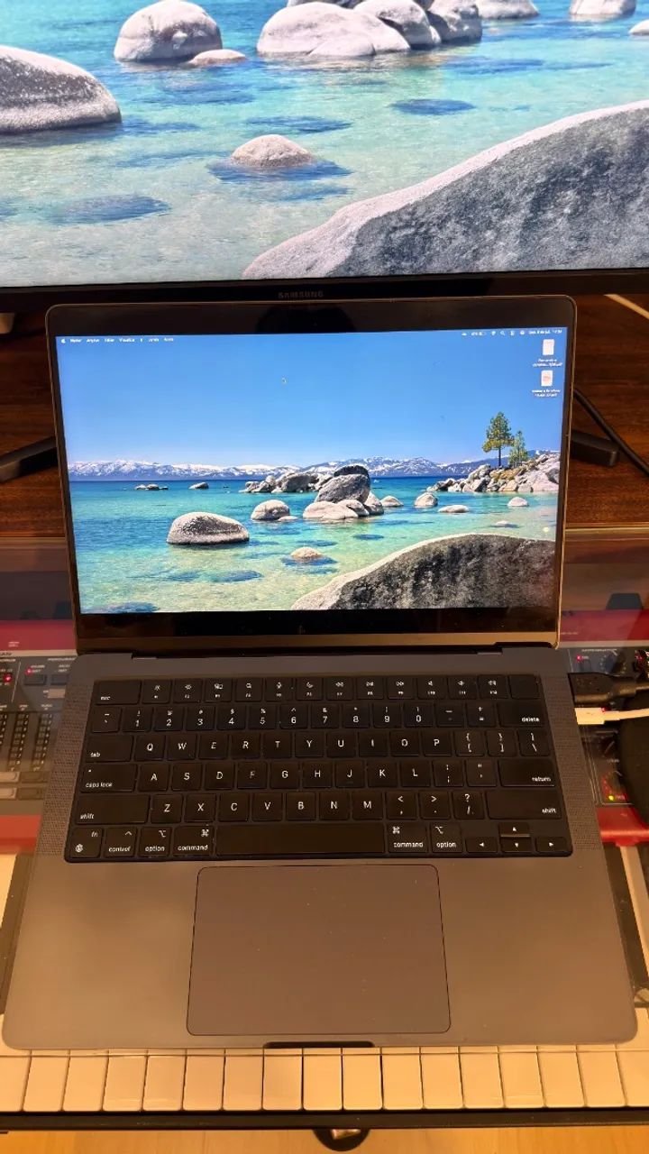 Macbook Pro M3 Pro, 18GB, 1TB SSD, 14 polegadas - Foto 2