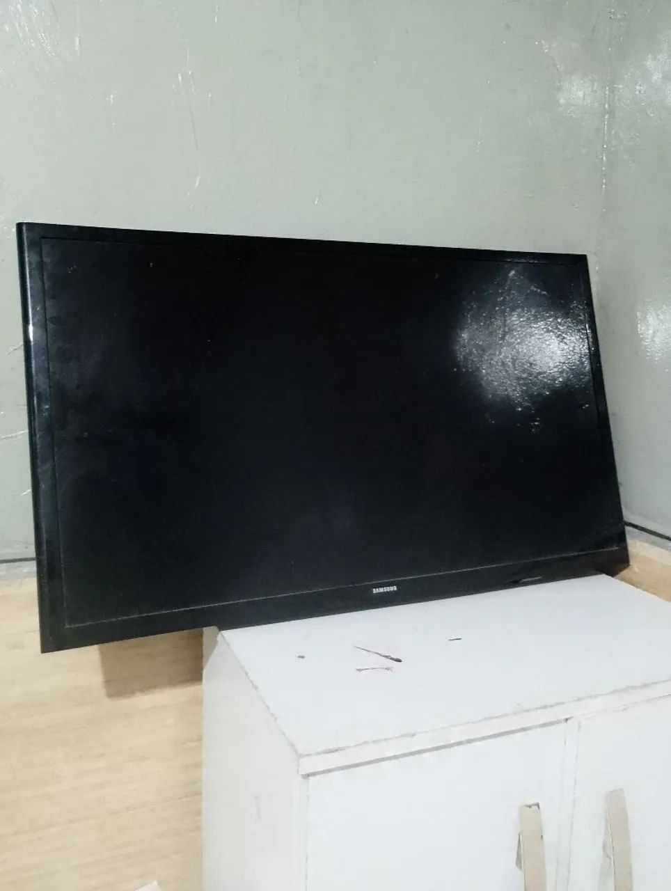 200 REAIS TV SAMSUNG 32 POLEGADAS COM PEQUENO DEFEITO NA IMAGEM - Foto 2