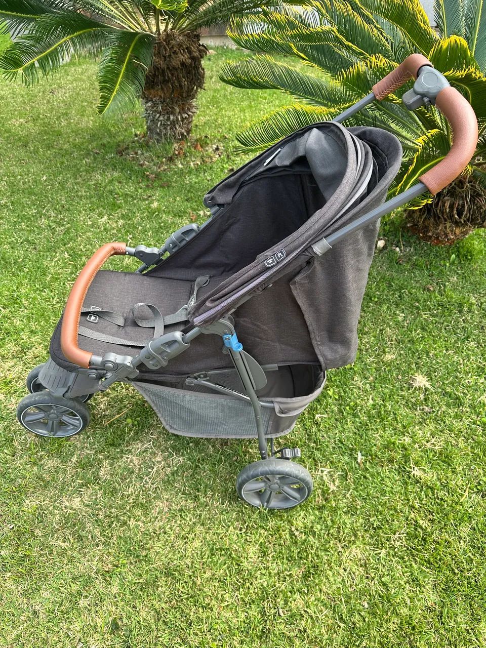 Carrinho de Bebê Moderno e prático  - Foto 3