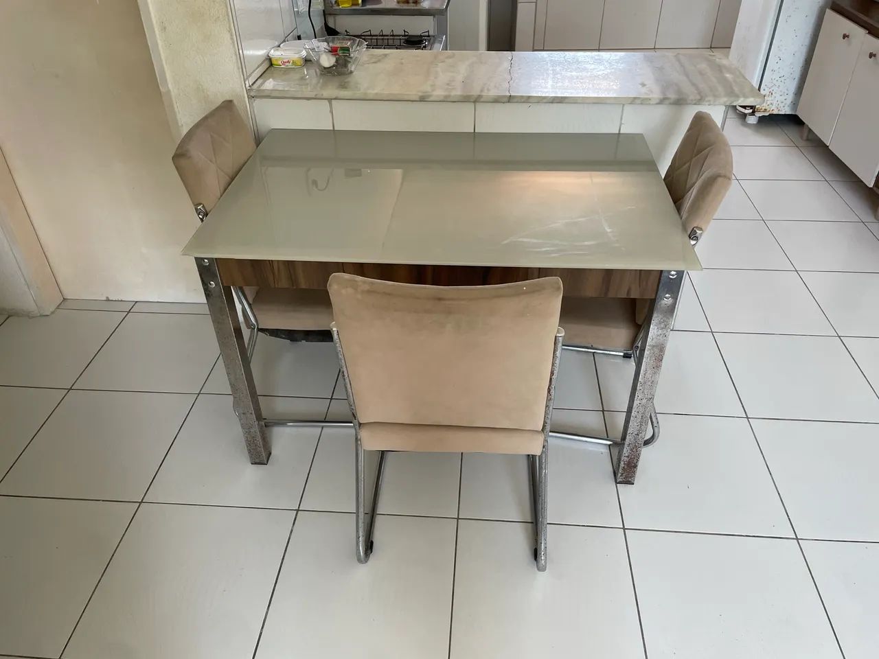 Mesa Com 4 Cadeiras