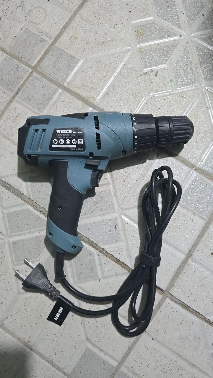 Furadeira parafusadeira Wesco WS3231U 300W 127V