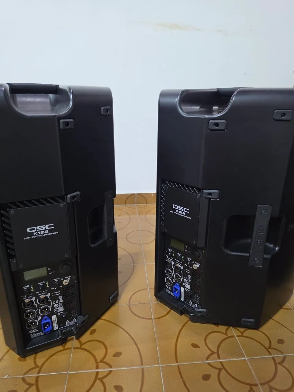 02 Caixas QSC K12.2 - Novíssimas - Foto 2