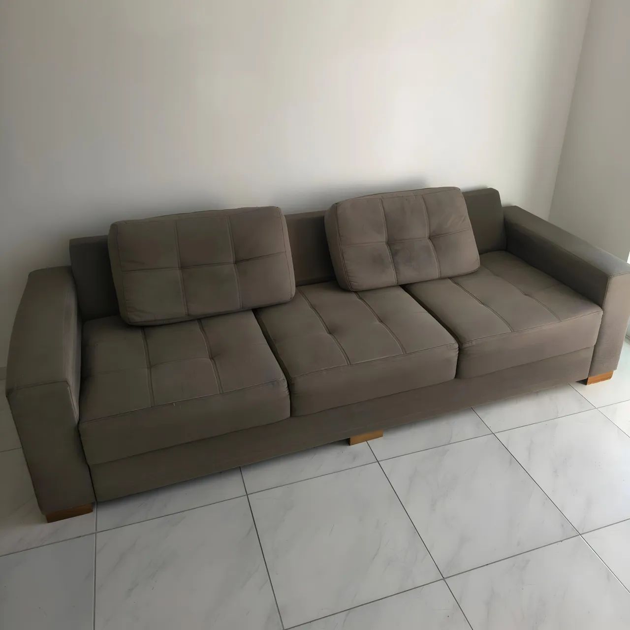 **VENDO SOFÁ DE 3 LUGARES - SEMINOVO!** 