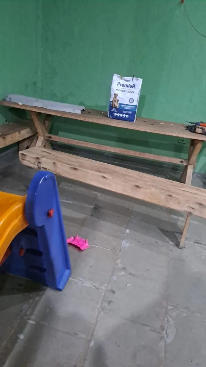 Conjunto mesa e bancos madeira  - Foto 2