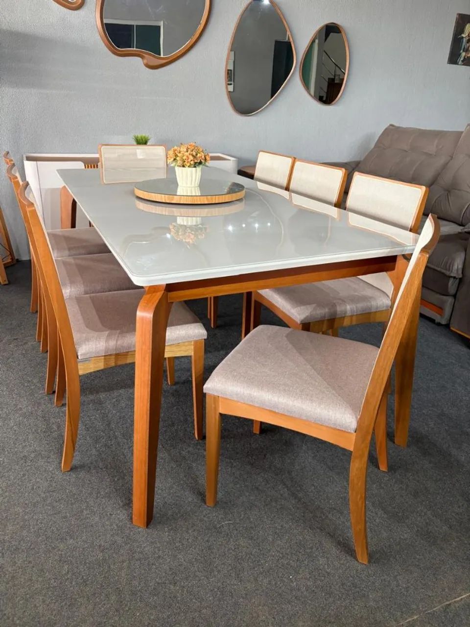 Mesa Petra com 8 cadeiras Lara Kappesberg com prato giratório (mesa e metros) Nova 