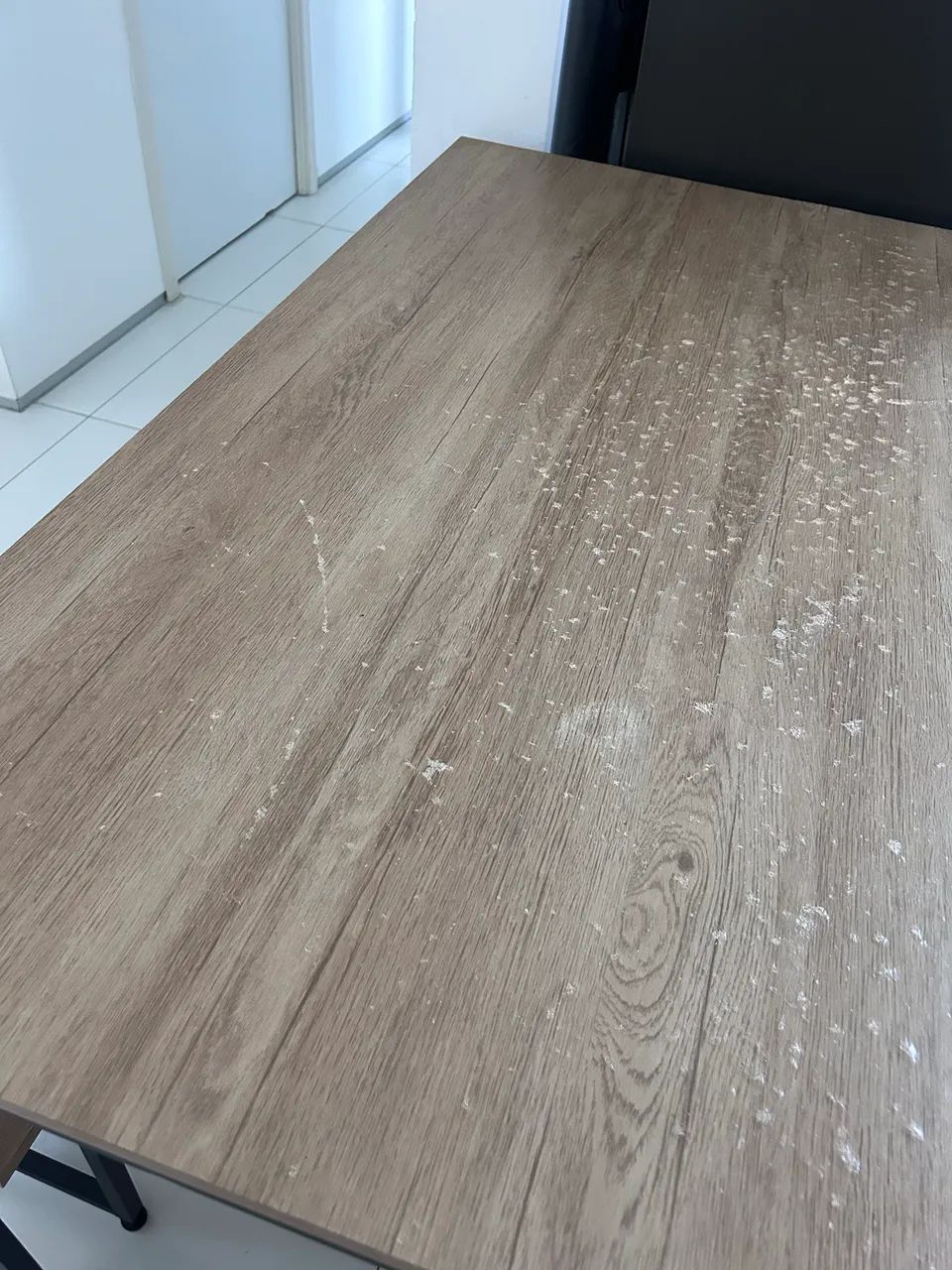 Mesa de jantar industrial com 2 bancos  
