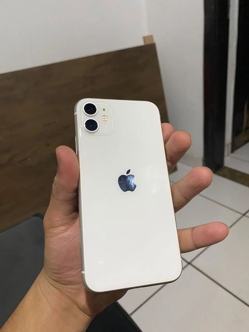 iPhone 11 64 gb Branco - Foto 2