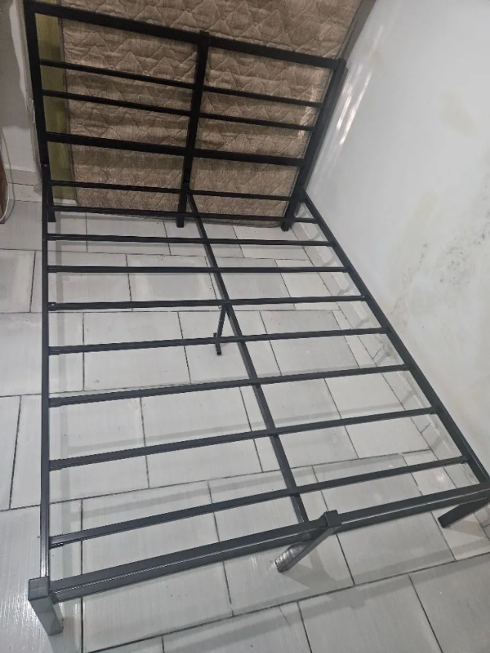 Suporte de cama de metal