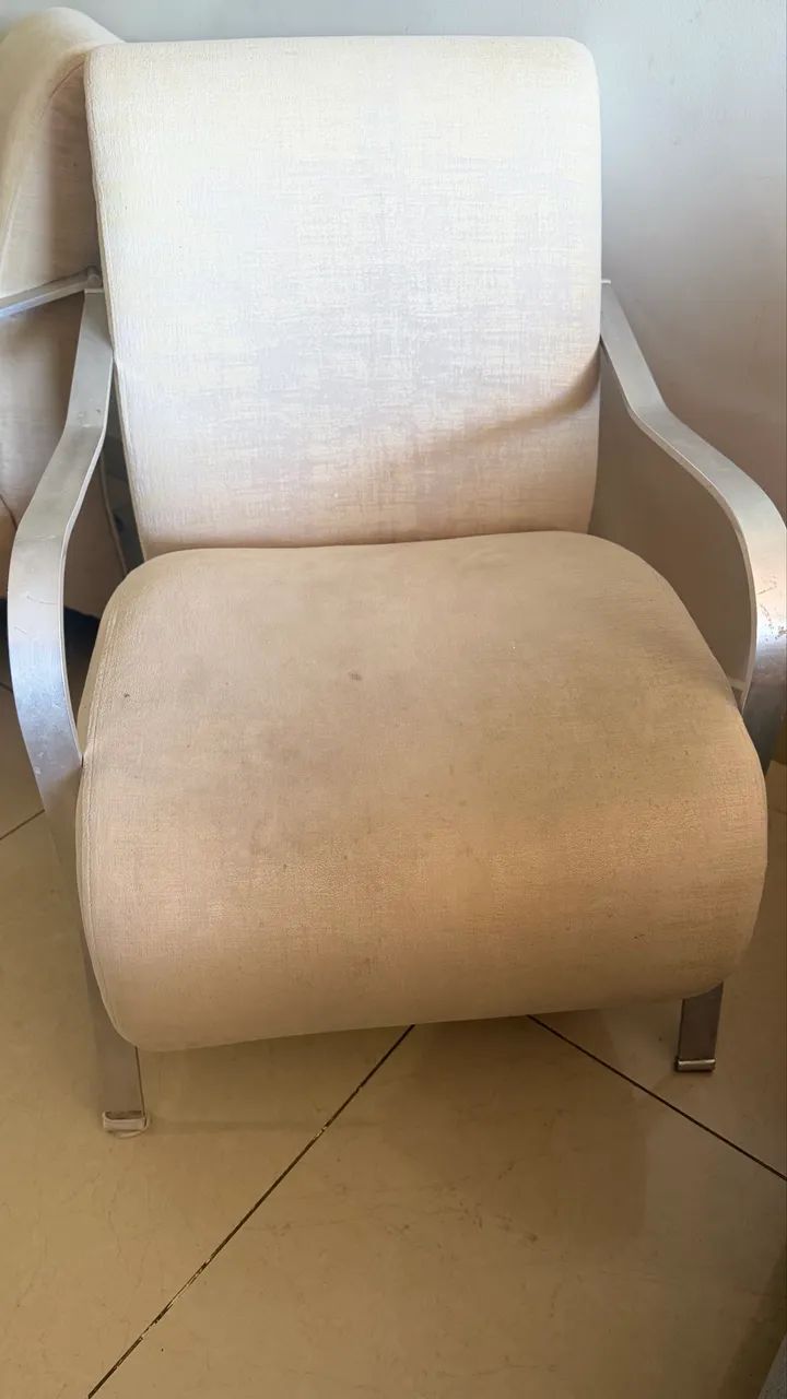 Vendo poltronas seminovas, mas com estado de zero.  - Foto 2