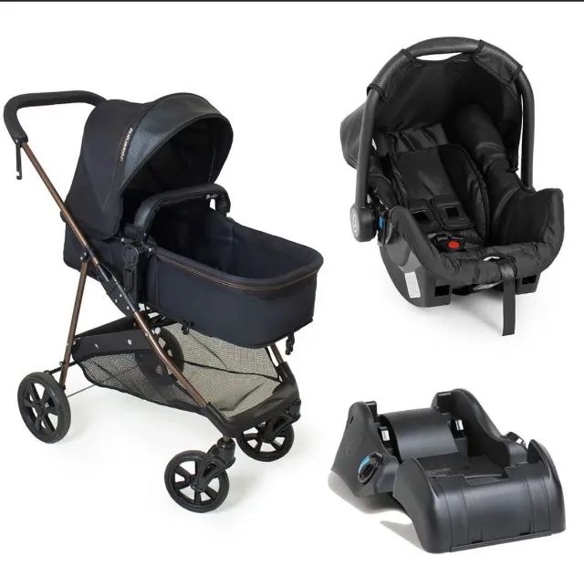 Carrinho bebê Galzeano com bebê conforto e base