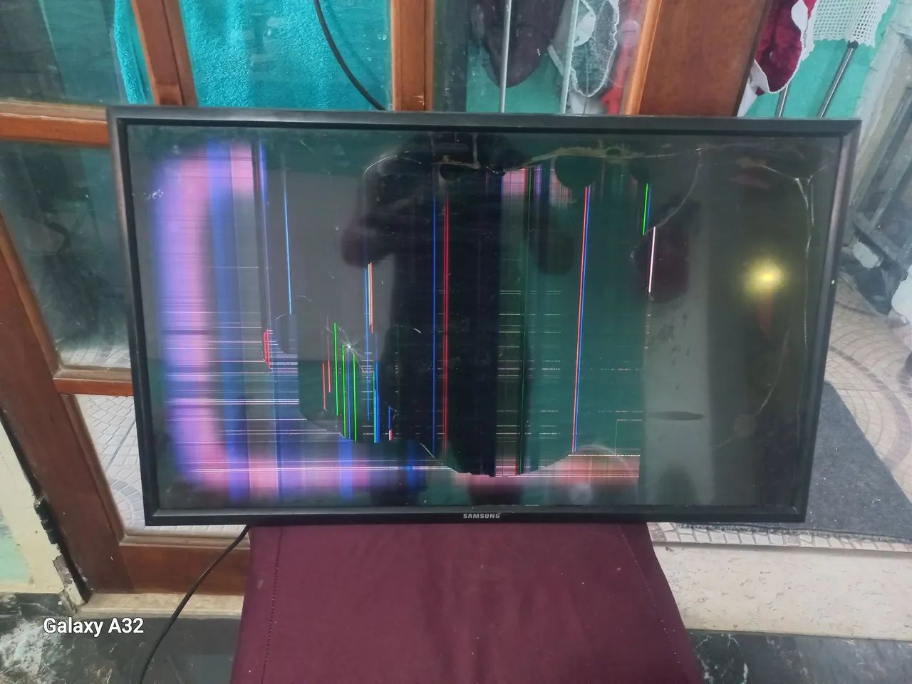 Tv samsung 22 polegadas tela trincada 