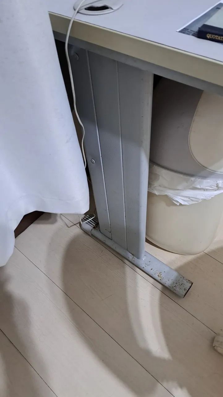Mesa e cadeira de escritório  - Foto 3