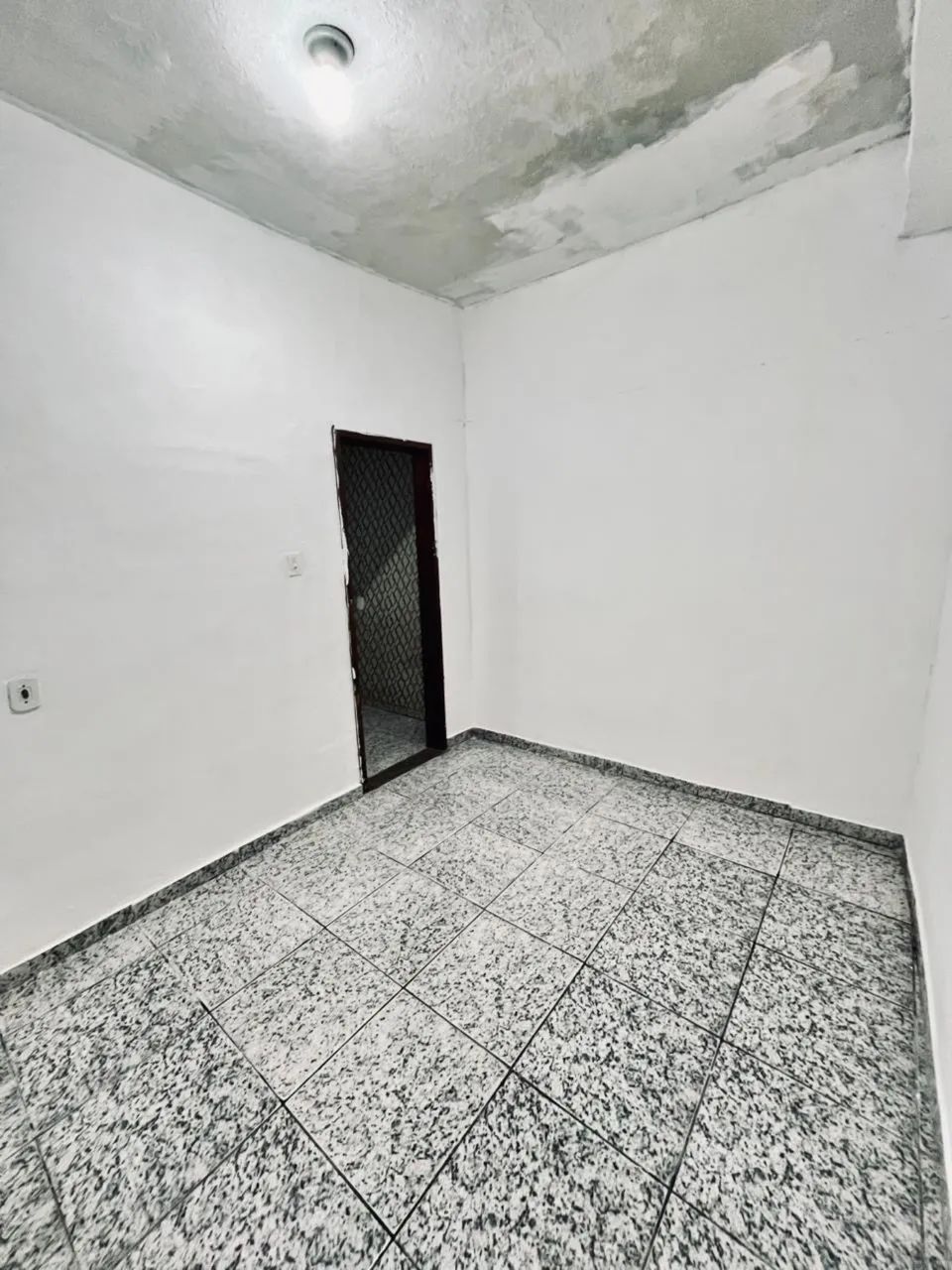 Vendo casa de vila 