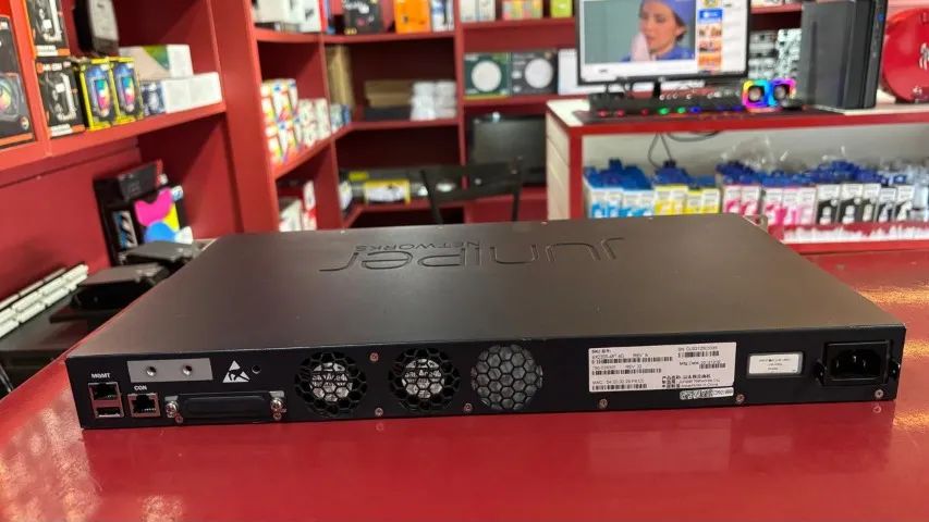 switch Juniper Networks EX2200 - Foto 2