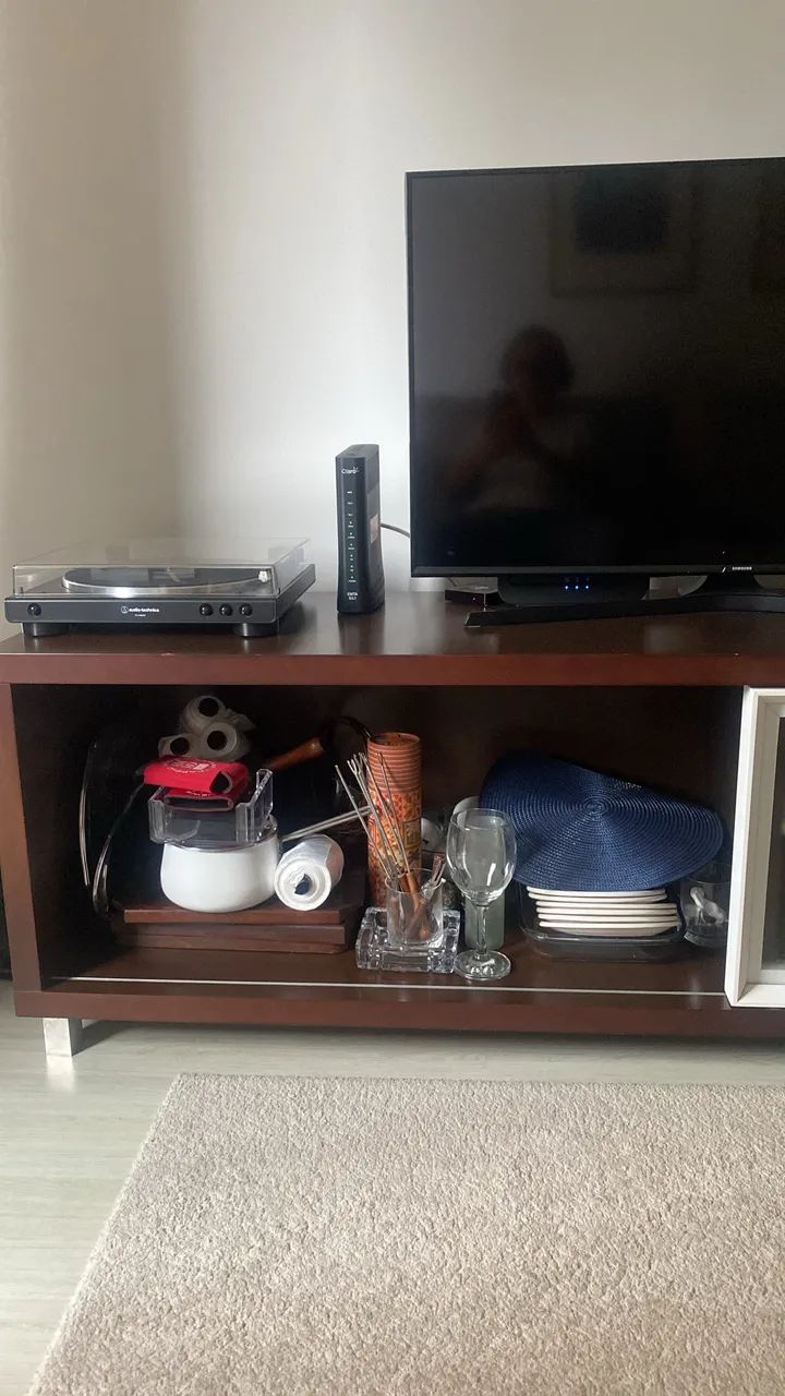 Rack de madeira, em ótimo estado - Foto 2