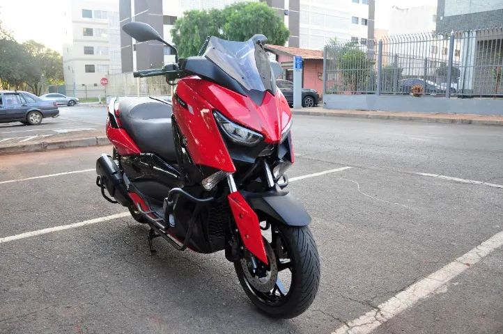 XMax 250 2024 com Seguro e Acessórios - Foto 2