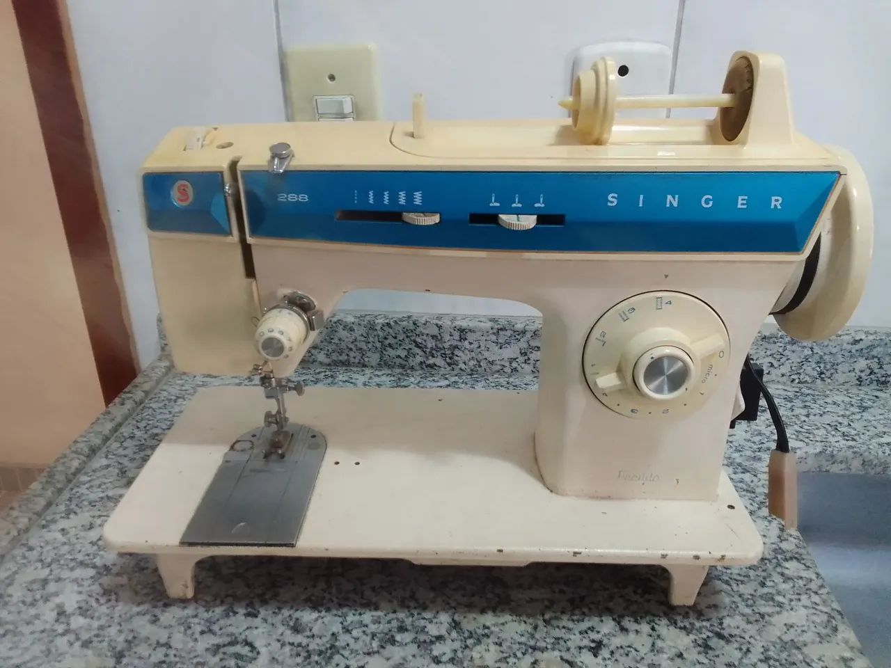 Máquina da Singer.